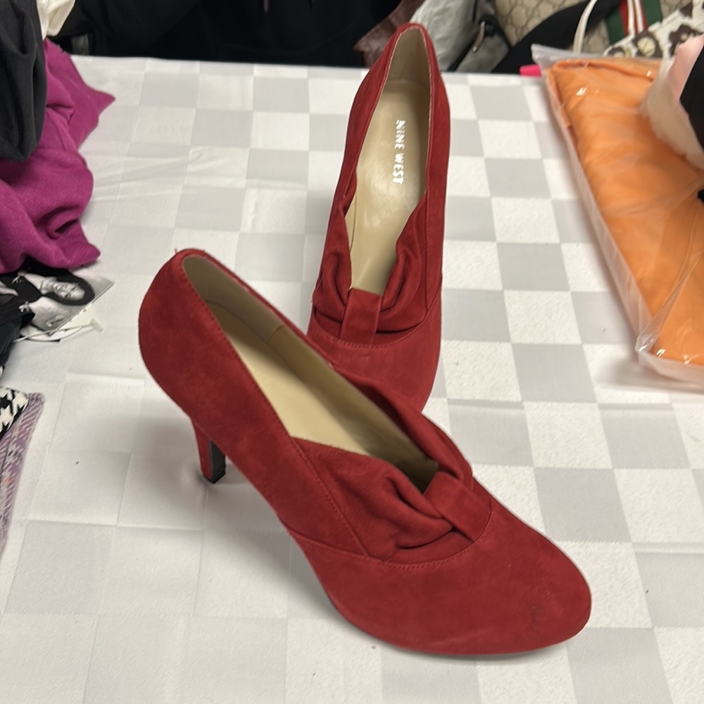 Red - Picture 3 of 3